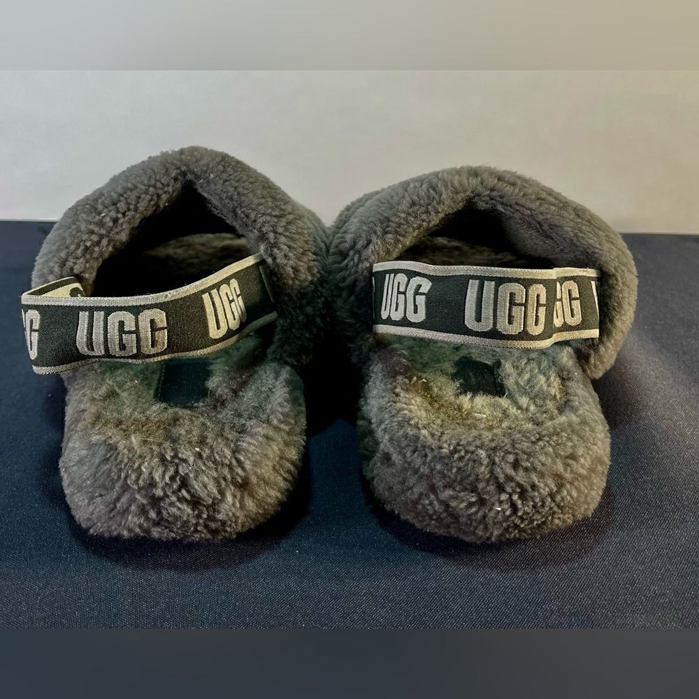 UGG - Fuzzy Sandals  - Picture 3 of 6